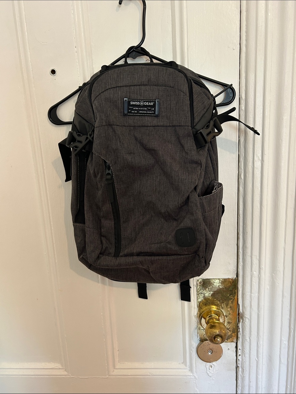 SwissGear Dark Gray Men's Everyday Backpack